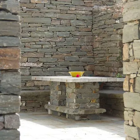Bioclimatic Stone Built Vila