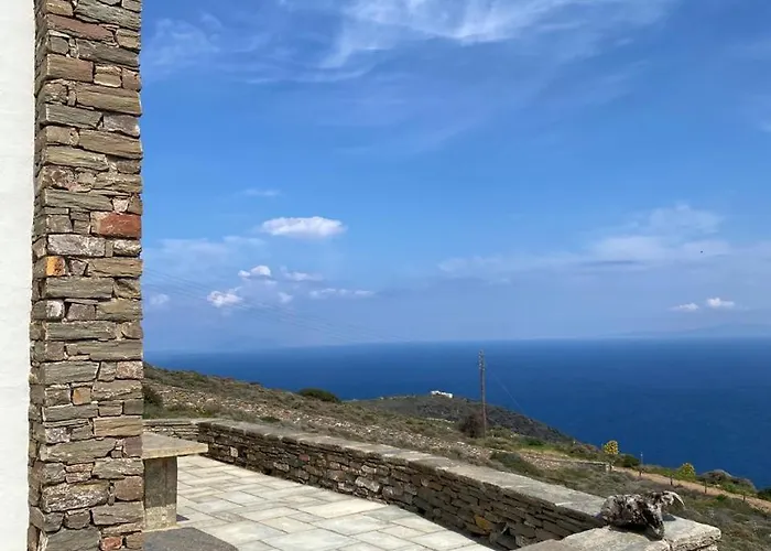 Bioclimatic Stone Built Kasztrianí