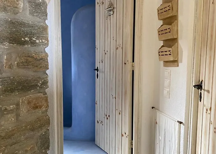 Bioclimatic Stone Built Villa Kasztrianí