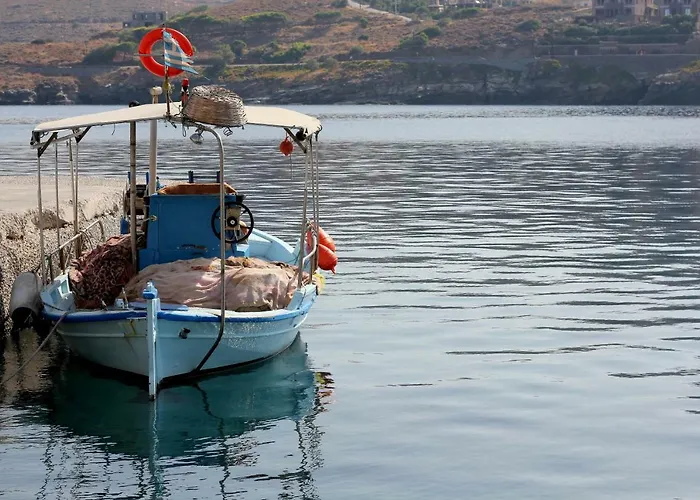 Bioclimatic Stone Built Kasztrianí