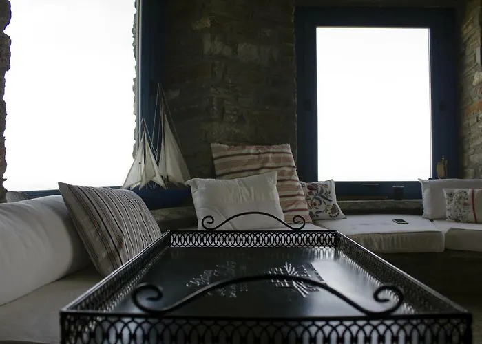 Bioclimatic Stone Built * Kasztrianí